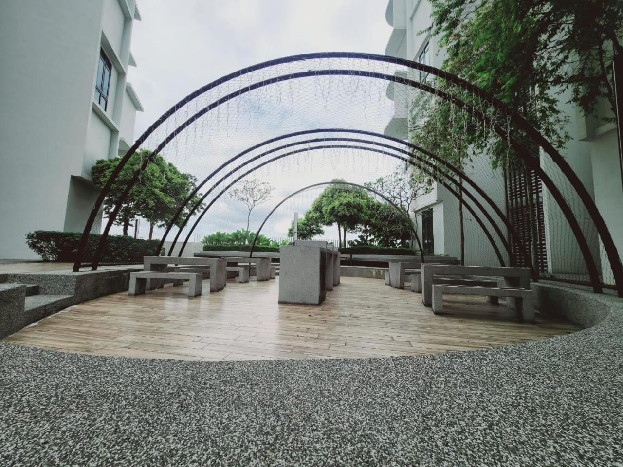 Welcome To Aliya 3 Fix 6-7pax Apartment